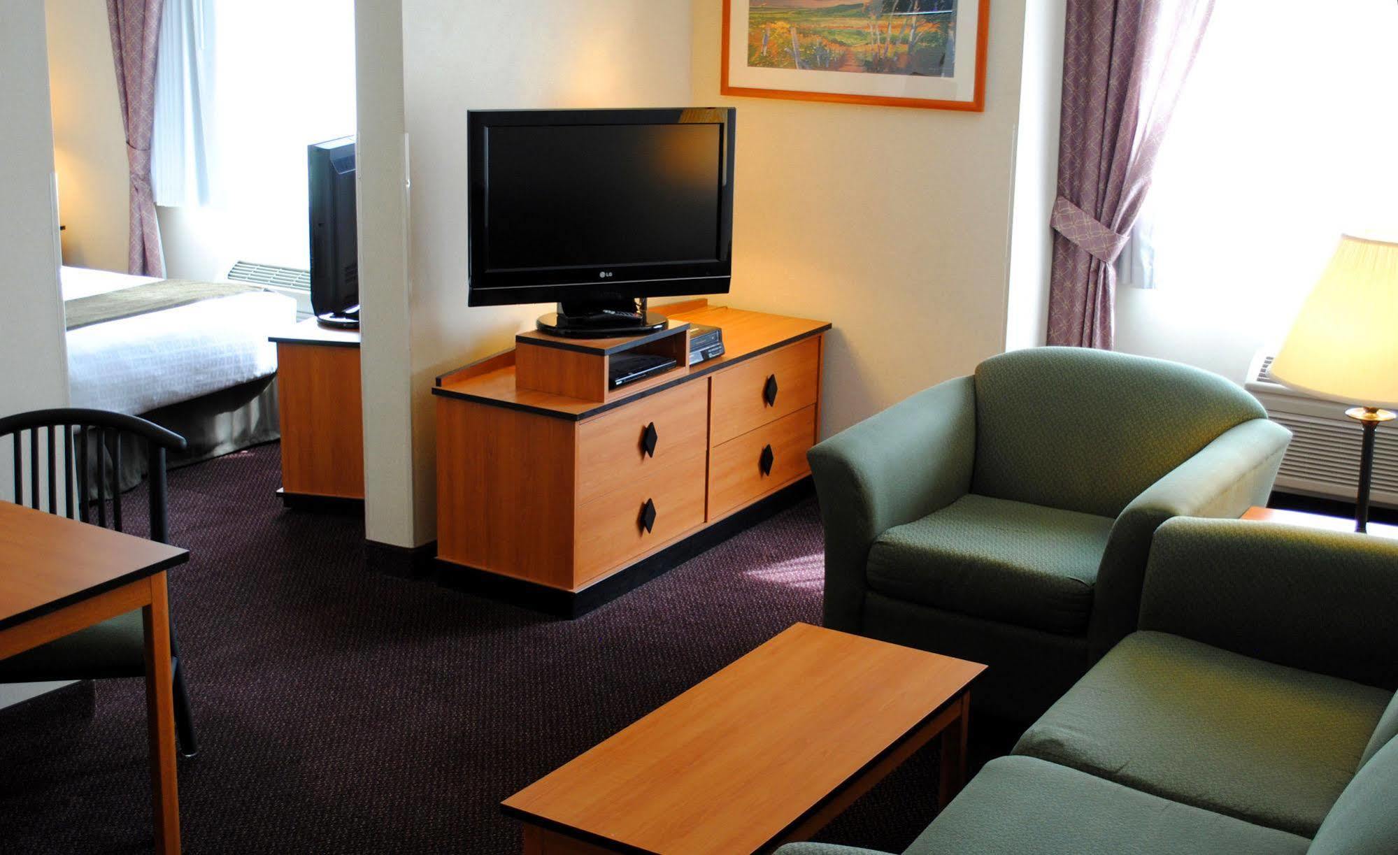 Crystal Inn Hotel & Suites - Great Falls Buitenkant foto